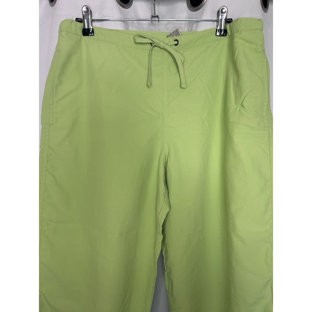 LL BEAN Women's Woven Nylon Capris Size Medium Elastic Waist Lime Green Pockets - Picture 2 of 6